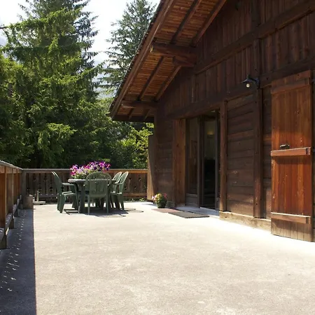 Chalet Charmant A Mont Blanc Avec Vue Sur Montagnes
